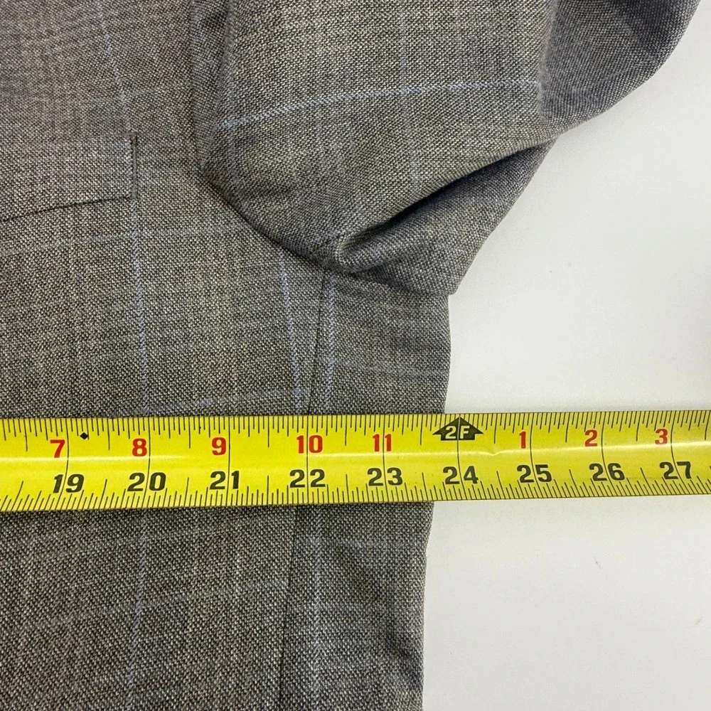 Jos A Bank Signature Collection Blazer Mens 46R Gray Silk Wool Plaid Sport Coat